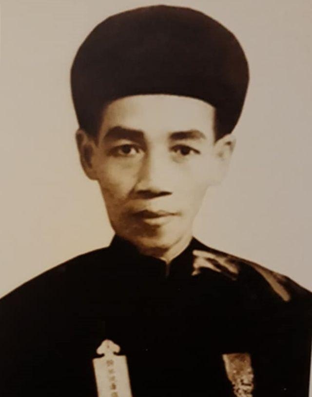 范光厚 ( 范厚，PHAM HAU，1903-1995 )被公認為越南最傑出的漆藝大師與先驅者，為越南漆藝的誕生付出重大貢獻，以使此門技藝隨後發展成該國首要的創作媒介之一。
