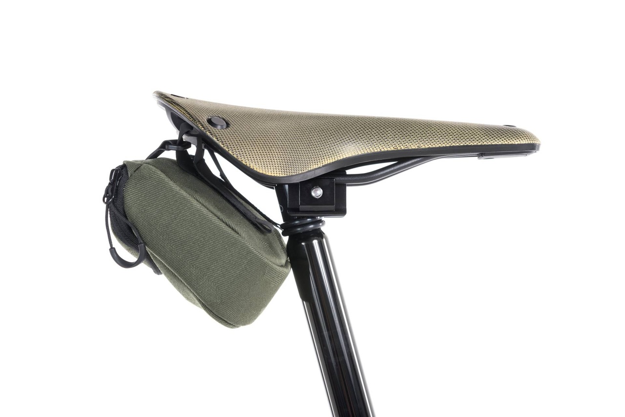 Brompton Explore 單車的Brooks Cambium C17 全天候座椅。