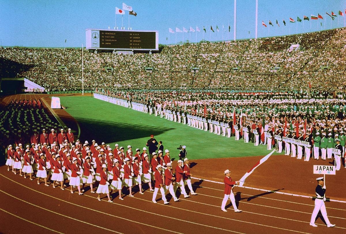 1964年的東京奧運，其理念是向世界展示日本的「戰後重建」及「科技先進國家」，成為了日本經濟急速復興，和平政治轉型的重要國家記憶。